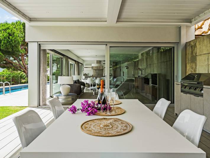 Location de vacances pour 8 personnes, avec terrasse et piscine ainsi que vue sur l’océan et jardin à Cabrils - 4