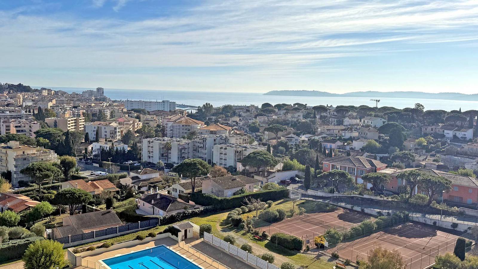 Ganzes Studio, Studiohütte für 3 Personen – Meerblick – Klimaanlage – Schwimmbad und Tennisplatz – Sainte Maxime in Sainte-Maxime, Draguignan Region