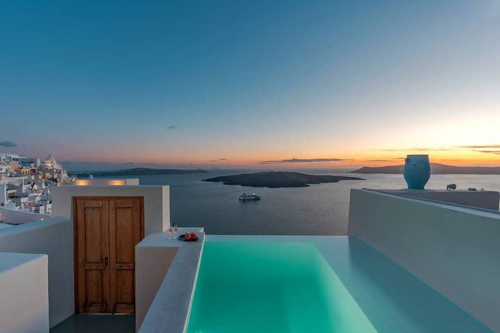 Villa pour 6 personnes, avec jardin ainsi que balcon et vue sur l’océan à Thera