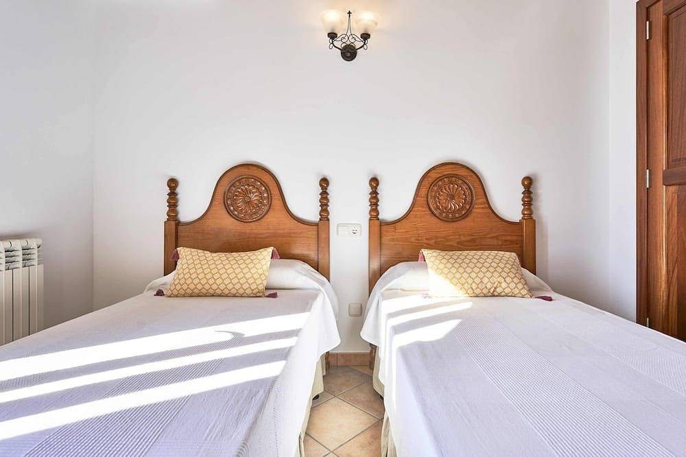 Villa in Búger perfect for children with swimming pool, paddle court and large garden in Búger, Majorca Center