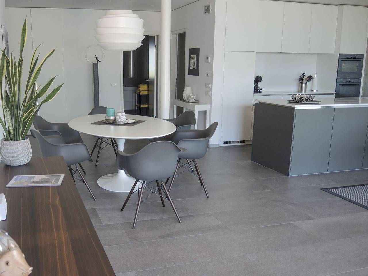 Apartamento entero, Apartamento de vacaciones para 4 personas con vistas al lago in Minusio, Alpes Ticineses y del Verbano