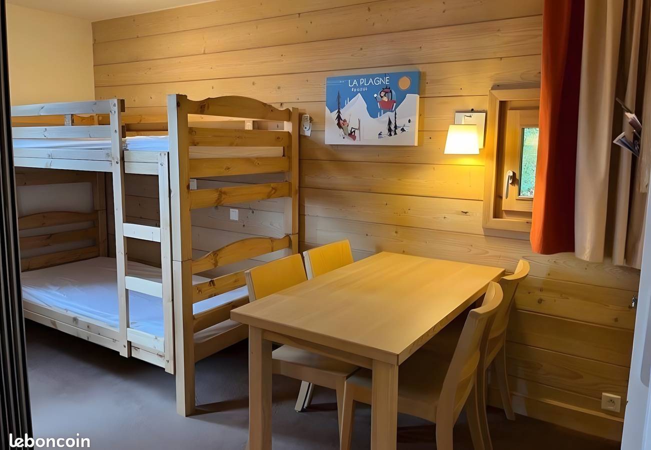 Appartement entier, Appartement La Plagne 1800 : Vue Montagne, Piscine Privée et Terrasse Privative in La Plagne, La Plagne-Tarentaise