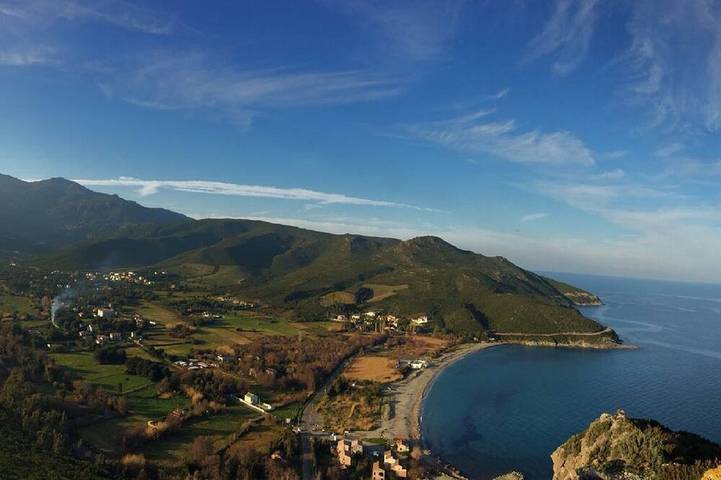 Gîte pour 4 personnes, avec terrasse à Pietracorbara
