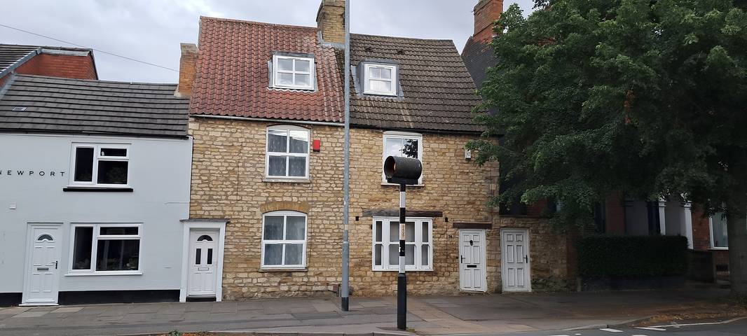 Log cabin for 5 people, with garden in Lincoln