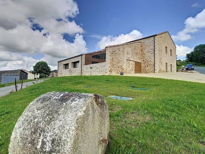 Maison de vacances pour 15 personnes, avec Terrasse et Jardin ainsi que Piscine et Vue à Les Epesses