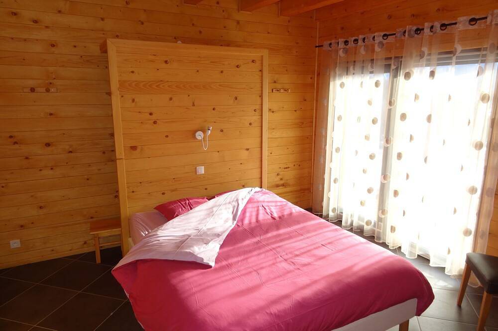 Chalet Avec Espace Balneotherapie Et Piscine in Puy-Saint-Eusèbe, Parc national des Écrins