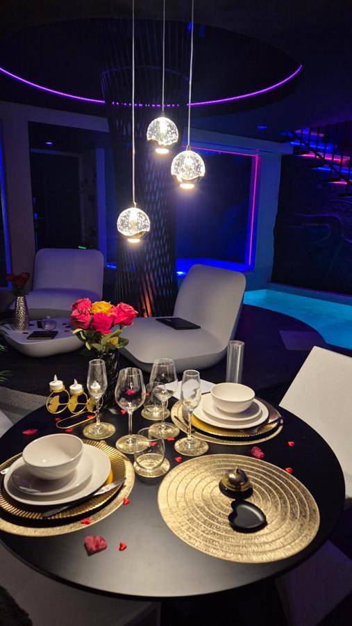 Gîte pour 2 personnes, avec piscine et jacuzzi ainsi que terrasse et sauna à Coursan - 2