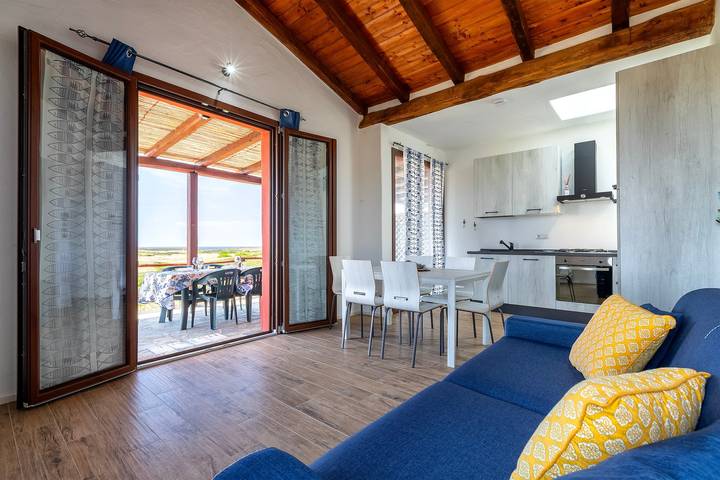Villetta Wild Vista Mare 2: Holiday Home with Sea View, Terrace, and Air Conditioning in Stintino, Nurra