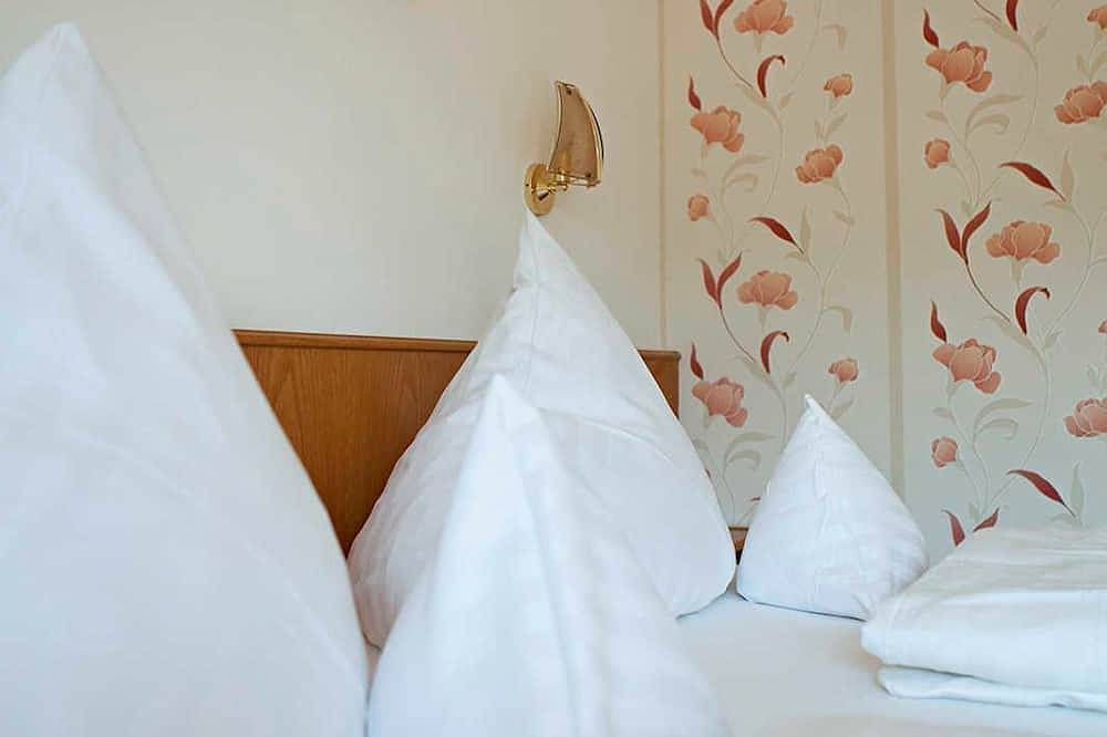 Doppelzimmer Standard - Landhotel Graf in Schliengen, Südschwarzwald