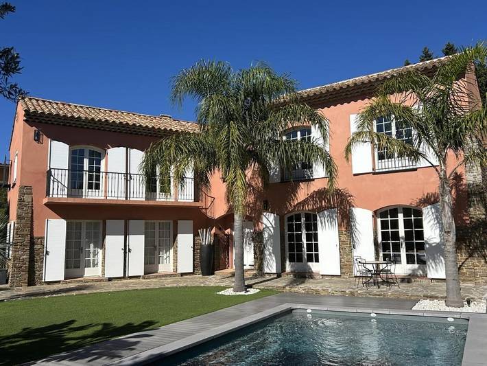 Maison d’hôte pour 2 personnes, avec Terrasse ainsi que Jardin et Piscine dans Le Lavandou