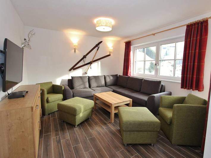 Chalet voor 22 personen, with Balkon and Terras as well as Tuin and Sauna in Saalbach