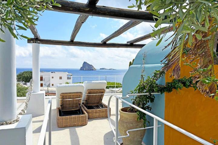 Casa vacanza per 4 persone, con Terrazza e Panorama in Panarea