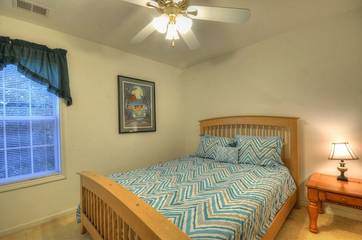 Log Cabin for 12 Guests in Fontana Lake, Graham County, Picture 2