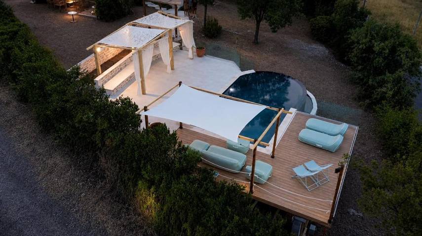Location de vacances pour 4 personnes, avec Balcon et Terrasse ainsi que Jardin et Piscine à Cabrières (Hérault)