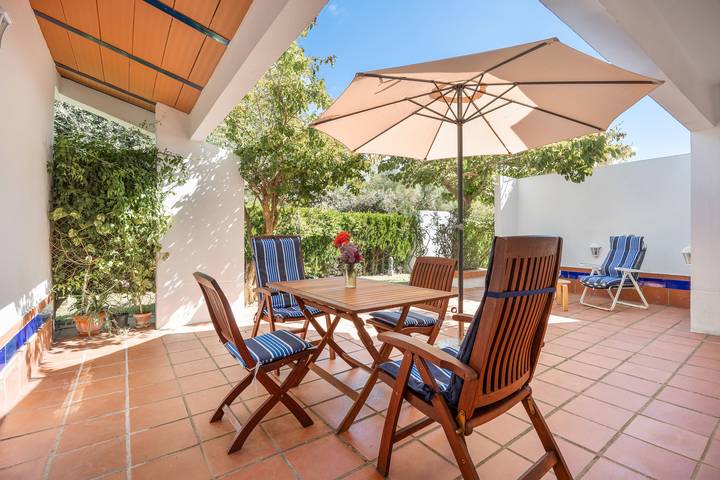 Chalet para 7 personas, con jardín y piscina para niños en Novo Sancti Petri