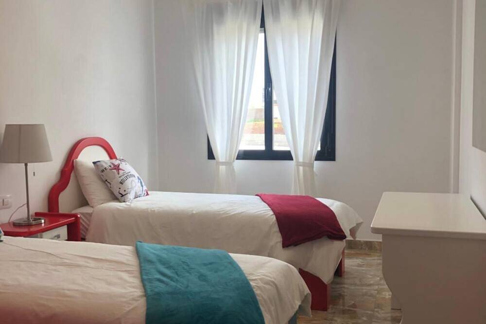 Apartamento entero, Apartamento 'Luján 1a' con vistas al mar, balcón y Wi-Fi in Puntallana, La Palma Norte