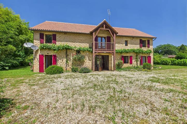 Location de vacances pour 12 personnes, avec jardin et terrasse, animaux acceptés à Peyzac-le-Moustier