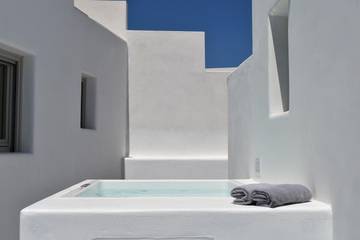 Holiday Apartment for 4 People in Vothonas, Santorini, Photo 2