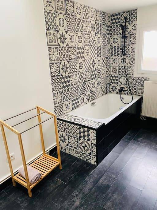 Appartement entier, One-Bedroom Apartment in Gevrey-Chambertin, Région de Dijon
