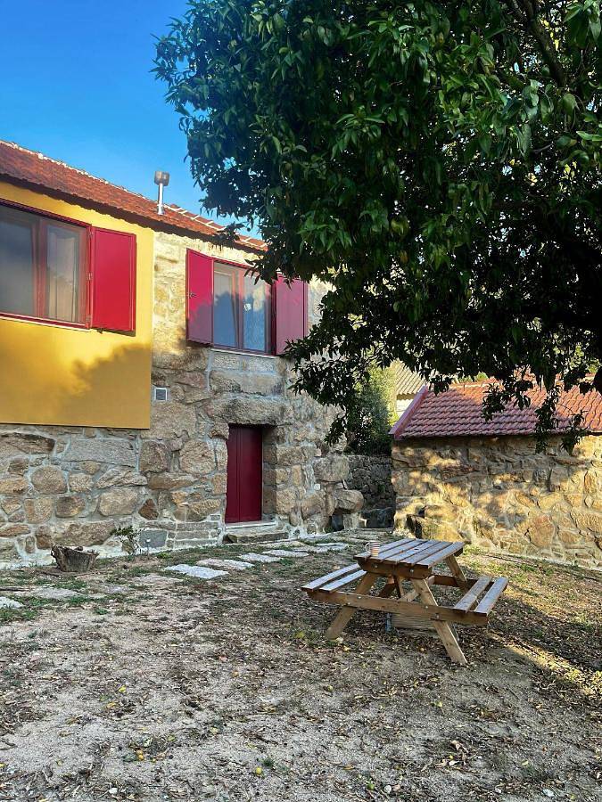 Nascente-Stone House in the Douro Valley in Sande e São Lourenço do Douro, Distrito do Porto