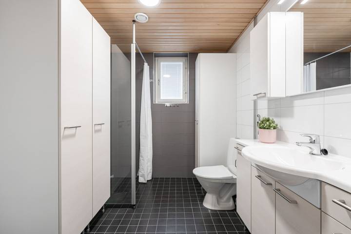 Ganze Wohnung, 1Br & Balcony next to Railway Station in Downtown in Pirkanmaa