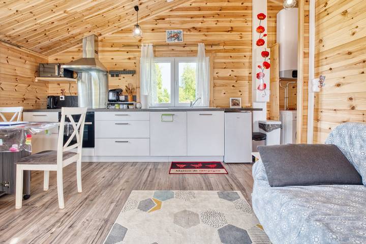 Peaceful Getaway in Dordogne – Chalet for 4 People in Thénac, Périgord Pourpre
