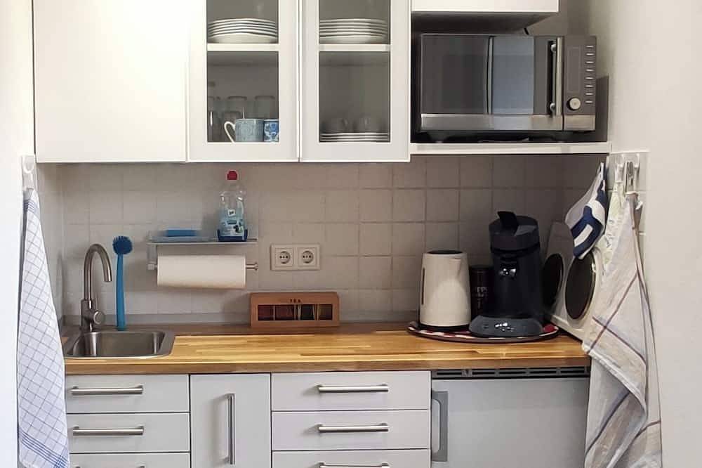 Ganze Wohnung, Kleine, liebevoll eingerichichtete Ferienwohnung mit Terrasse in Taunusstein, Südhessen