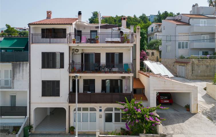 Gîte pour 4 personnes, avec terrasse à Podstrana - 2
