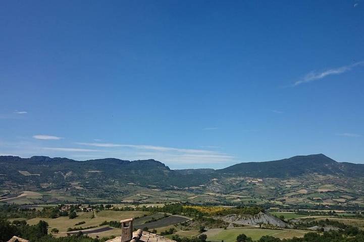 Location de vacances pour 6 personnes, avec terrasse à Le Poët-Sigillat