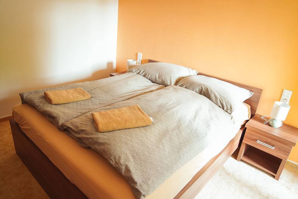 Luxury Villa Beelvita mit  Pool&Jacuzzi in Danube-Ipoly National Park