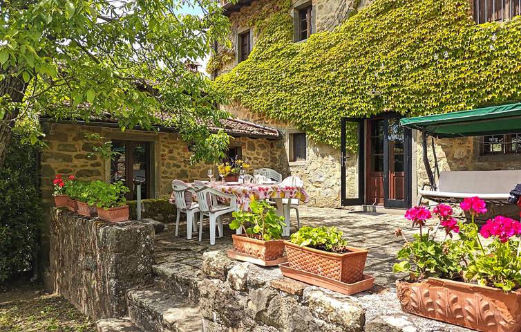 Ferienhaus für 8 Personen, mit Garten und Pool - 1