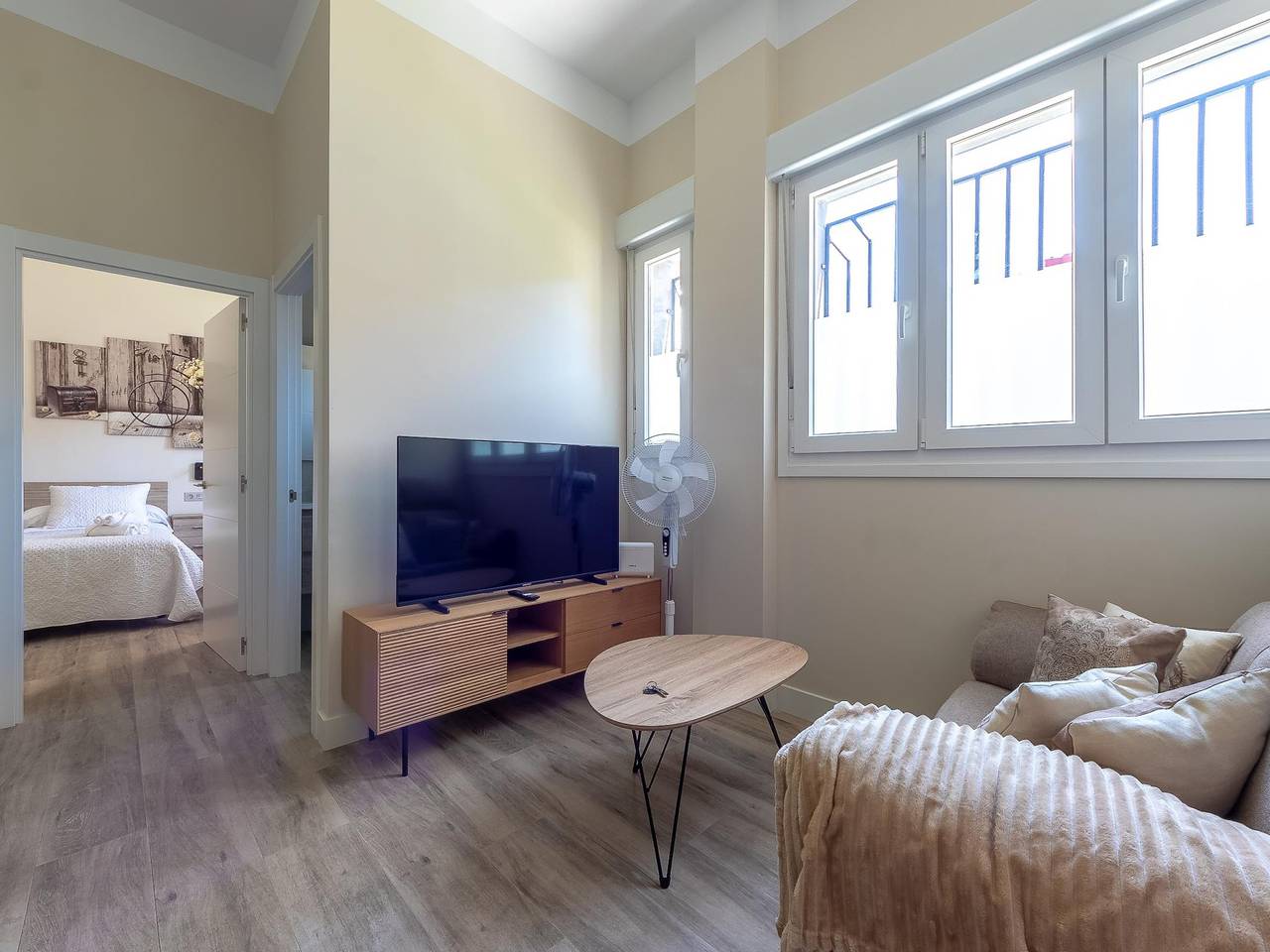 Entire holiday apartment, Hospital Cruces Metro Bec in Barakaldo, Bizkaia