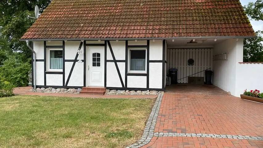 Ferienwohnung für 2 Personen, mit Garten in Weitendorf-Hof