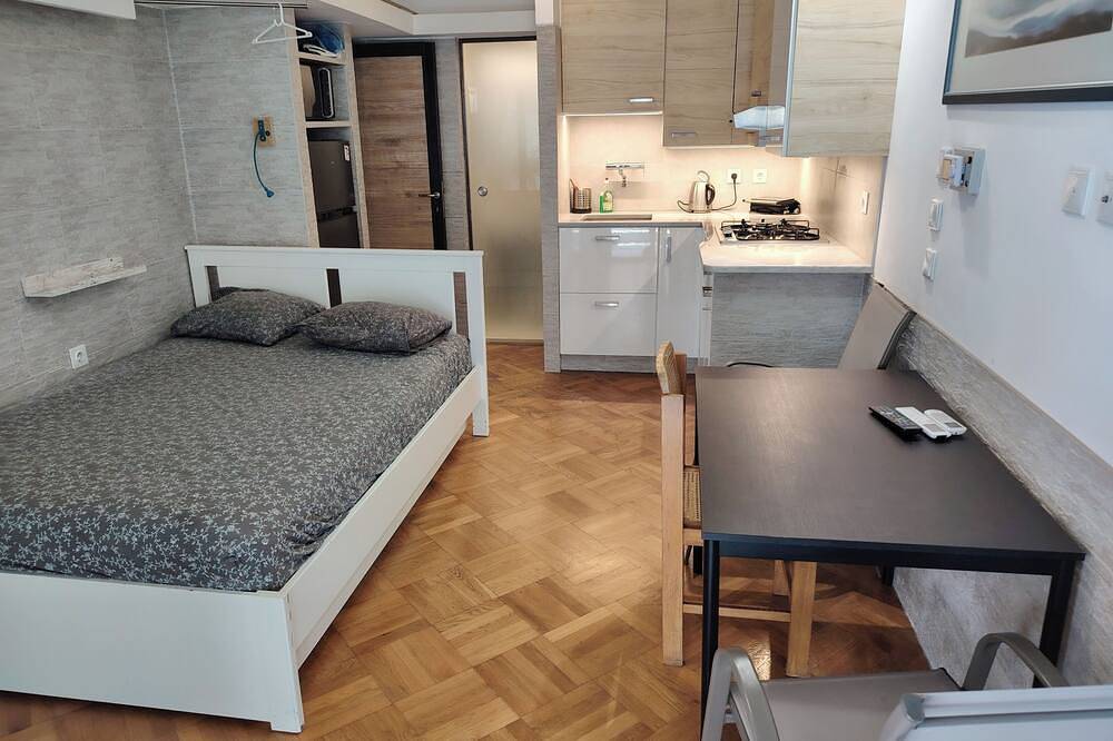 Geheel appartement, Tritos - Sleeps 11 - Balcony - Parking - Sea View in Faliro (Thessaloniki), Thessaloniki en omgeving