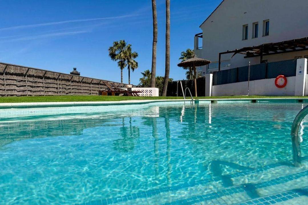 Pool- Aircon- Quiet&Peaceful- Familyfriendly in Playa de la Duquesa, Manilva