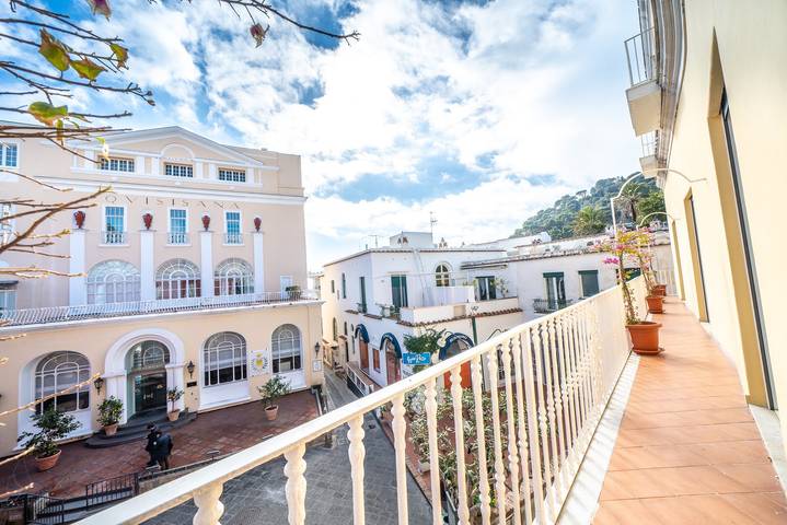 Apartment for 7 people, with Balcony in Capri