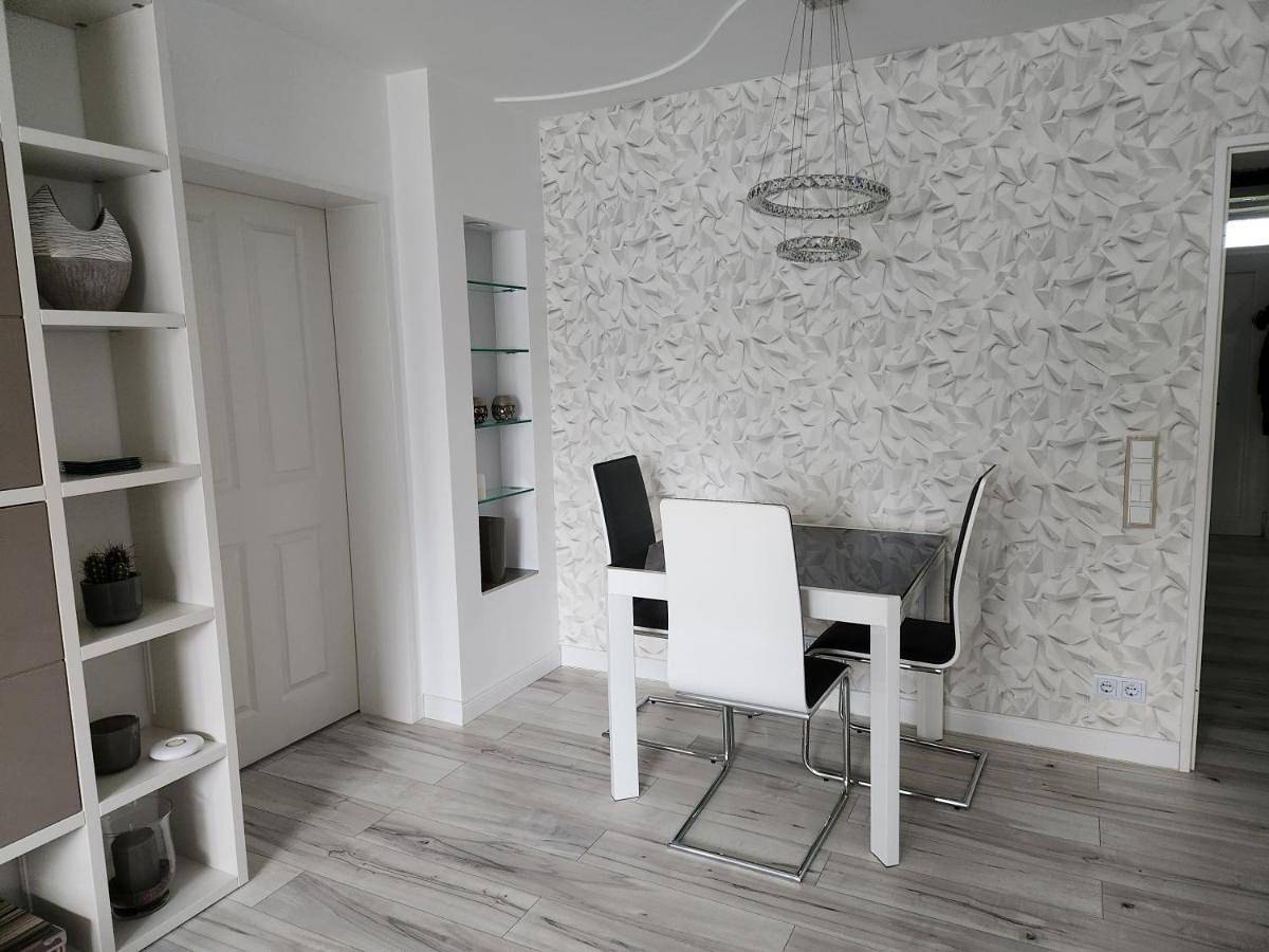 Ganze Wohnung, One-Bedroom Apartment in Pinneberg, Kreis Pinneberg