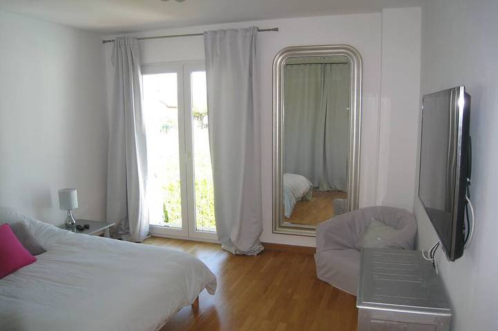 Location de vacances pour 6 personnes, avec jardin et terrasse, animaux acceptés à Cuers - 2