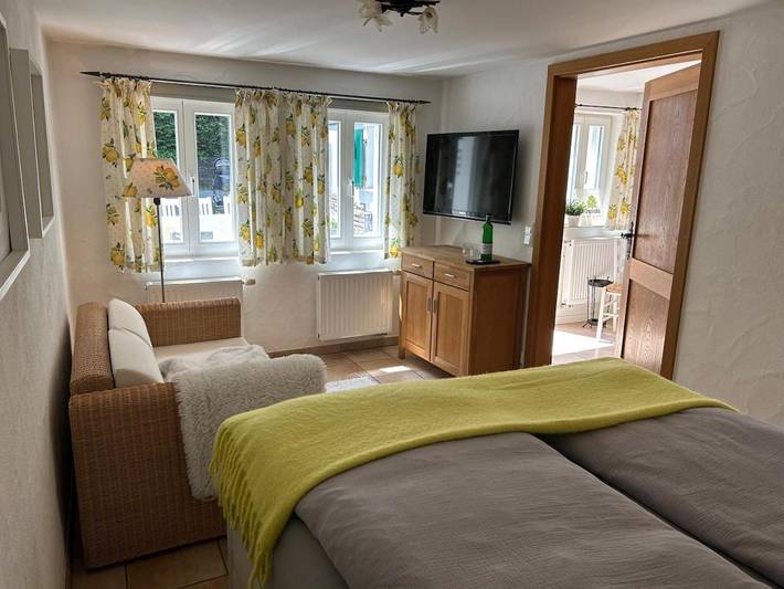 Gîte pour 3 personnes, avec terrasse à Overath