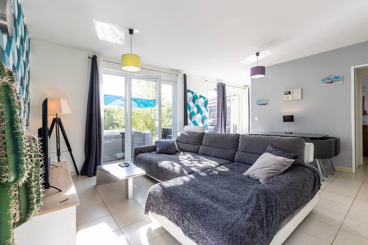 Chalet 'Bois lac de Biscarrosse' avec piscine chauffée, jardin privé & Wi-Fi in Parentis-en-Born, Côte d’Argent