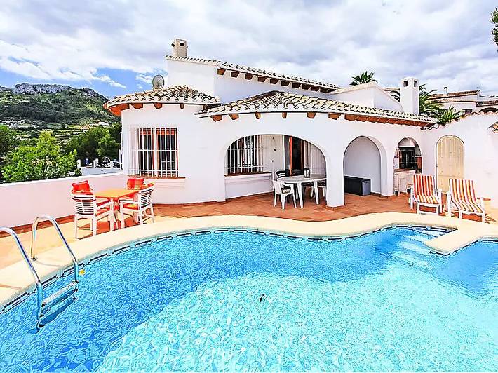 Casa de vacaciones para 4 personas, con piscina y jardín en Dénia