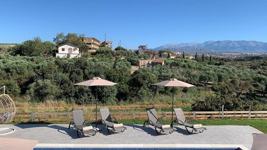 Casa vacanza per 4 persone, con giardino e piscina nonché panorama a Creta