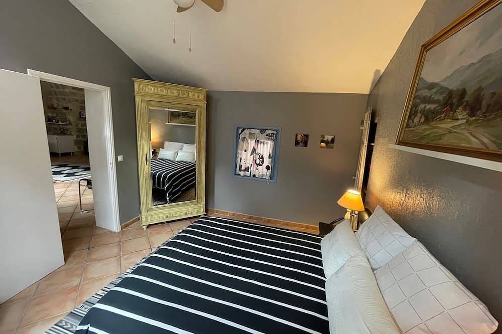 Ganze Wohnung, Leben wie König Ludwig Xiv im historischen Stadtzentrum in Pézenas, Côte d'Améthyste