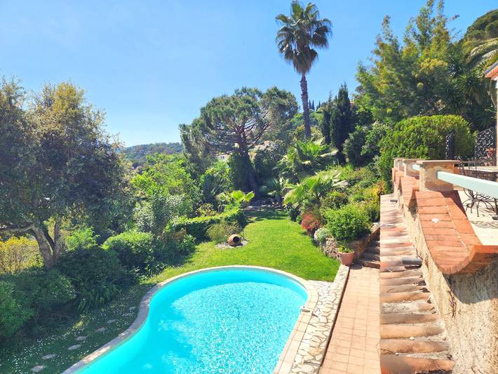 Willa dla 10 osób, z taras i ogród w Mandelieu-la-Napoule