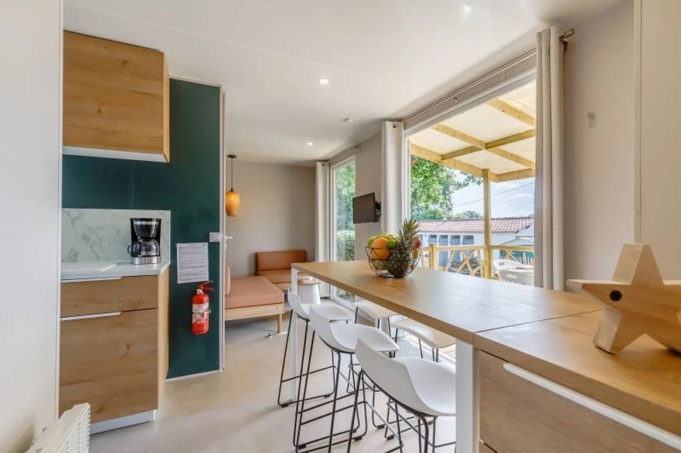 Zecamping 3* piscine couverte dog friendly locatif Tv Lv Bbq 33m2 in Talmont-Saint-Hilaire, Vendée