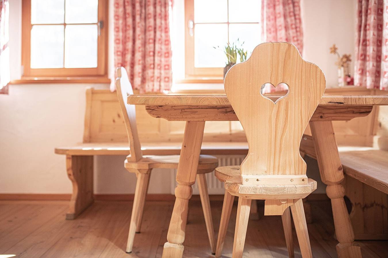 Ganze Wohnung, Ferienwohnung "Alpenrose" mit Bergblick, privater Terrasse und Wlan in Ahornach, Sand in Taufers
