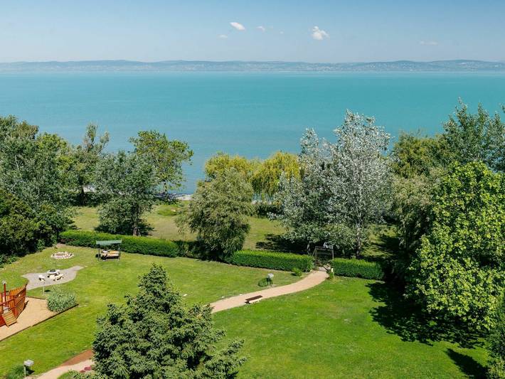Ferienwohnung für 3 Personen, mit Balkon und Whirlpool sowie Garten und Seeblick in Siofok - 2