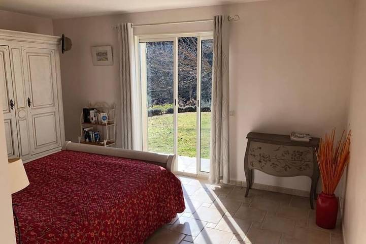 Location de vacances pour 6 personnes, avec jardin à Salernes - 2