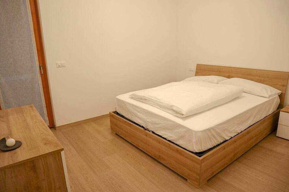 Ganze Wohnung, Apartment Cervo Felice, in the center of Belluno with parking and private garden in Belluno, Schiaragruppe