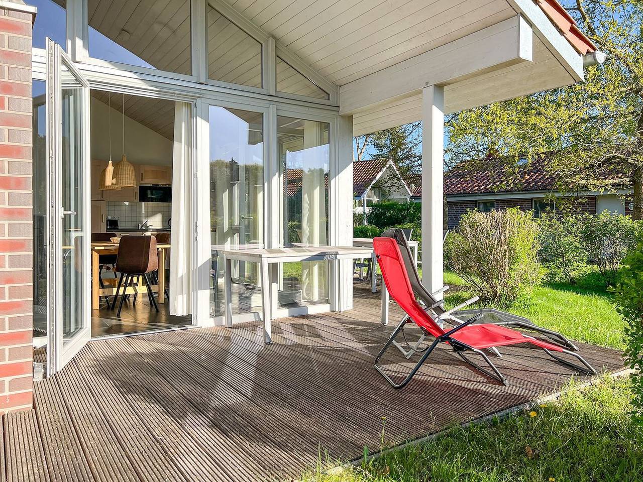 Familienunterkunft Wiesengeflüster E8 | strandnah mit Sauna und Garten in Röbel, Müritz
